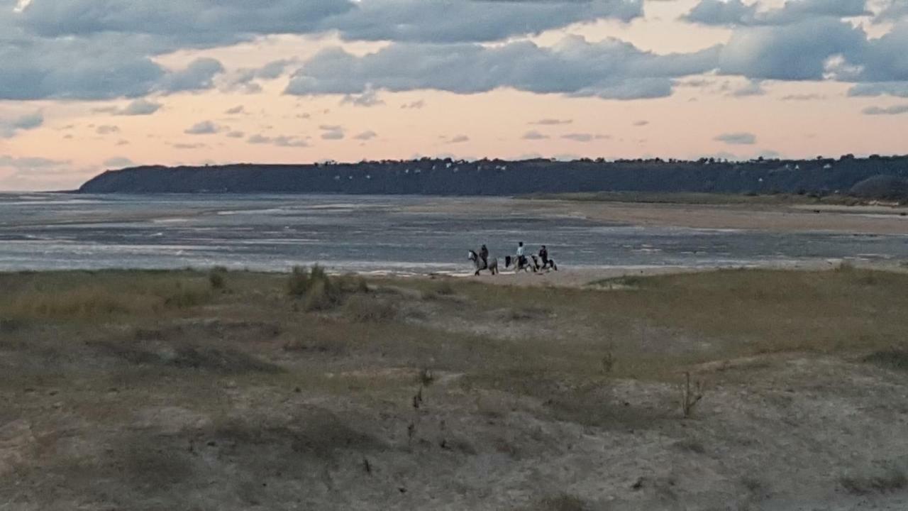 Gite De Jade, Mont Saint Michel Aucey-la-Plaine Eksteriør billede